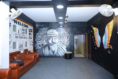 GARAGE THE MANDI HOUSE